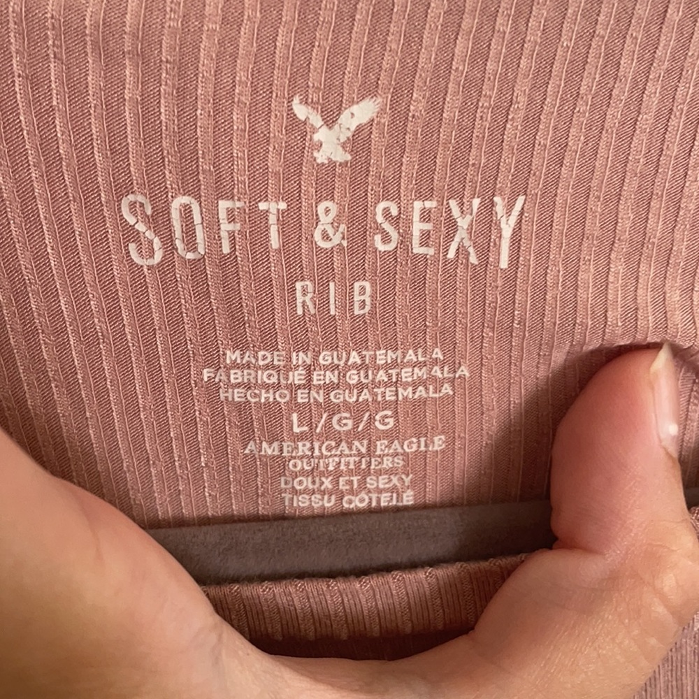 Large Pink Ribbed Cold Shoulder Top American Eagle - Picture 3 of 6